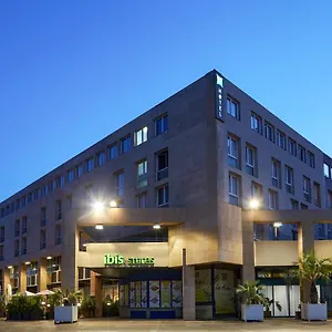 ibis-styles-toulon-centre-congres.fr-provencehotel.com/
